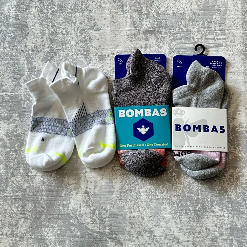 Bombas 3-Pack Athletic Ankle Socks — White, Gray, Charcoal - Picture 1 of 2